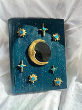 Load image into Gallery viewer, Moon and Star Book Box

