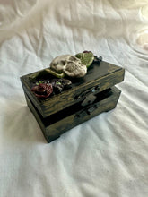 Load image into Gallery viewer, Gothic Skull Jewelry Box
