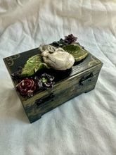 Load image into Gallery viewer, Gothic Skull Jewelry Box
