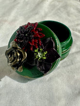 Load image into Gallery viewer, Gothic Flower Ring Box
