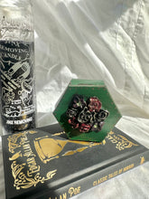 Load image into Gallery viewer, Vintage Flower Trinket Box
