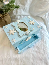 Load image into Gallery viewer, Snowflake Jewelry Box
