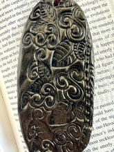 Load image into Gallery viewer, Rounded Flower Embossed Bookmark
