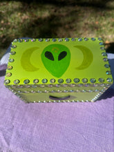 Load image into Gallery viewer, Alien Recipe Box
