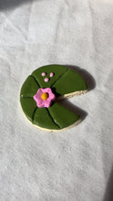 Load image into Gallery viewer, Faux Lily Pad Cookie
