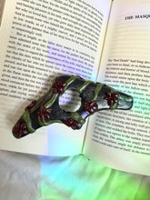 Load image into Gallery viewer, Flower Vine Book Opener
