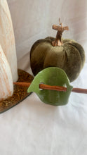 Load image into Gallery viewer, Leaf Hair Stick Barrette
