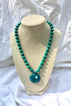 Load image into Gallery viewer, Peacock Green Beaded Necklace with Dark Blue Seashell
