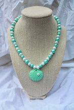 Load image into Gallery viewer, Green and White Beaded Necklace with Green Seashell
