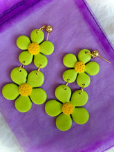 Load image into Gallery viewer, Green Double Daisy Earrings

