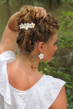 Load image into Gallery viewer, Daisy Barrette
