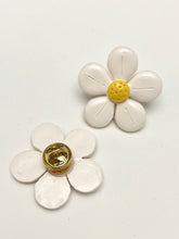 Load image into Gallery viewer, Daisy Pins
