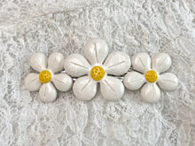 Load image into Gallery viewer, Daisy Barrette
