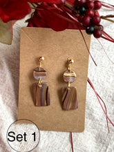 Load image into Gallery viewer, Chocolate and Gold Bar Earrings
